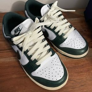 Nike Dunk low Vintage Green Womens 5